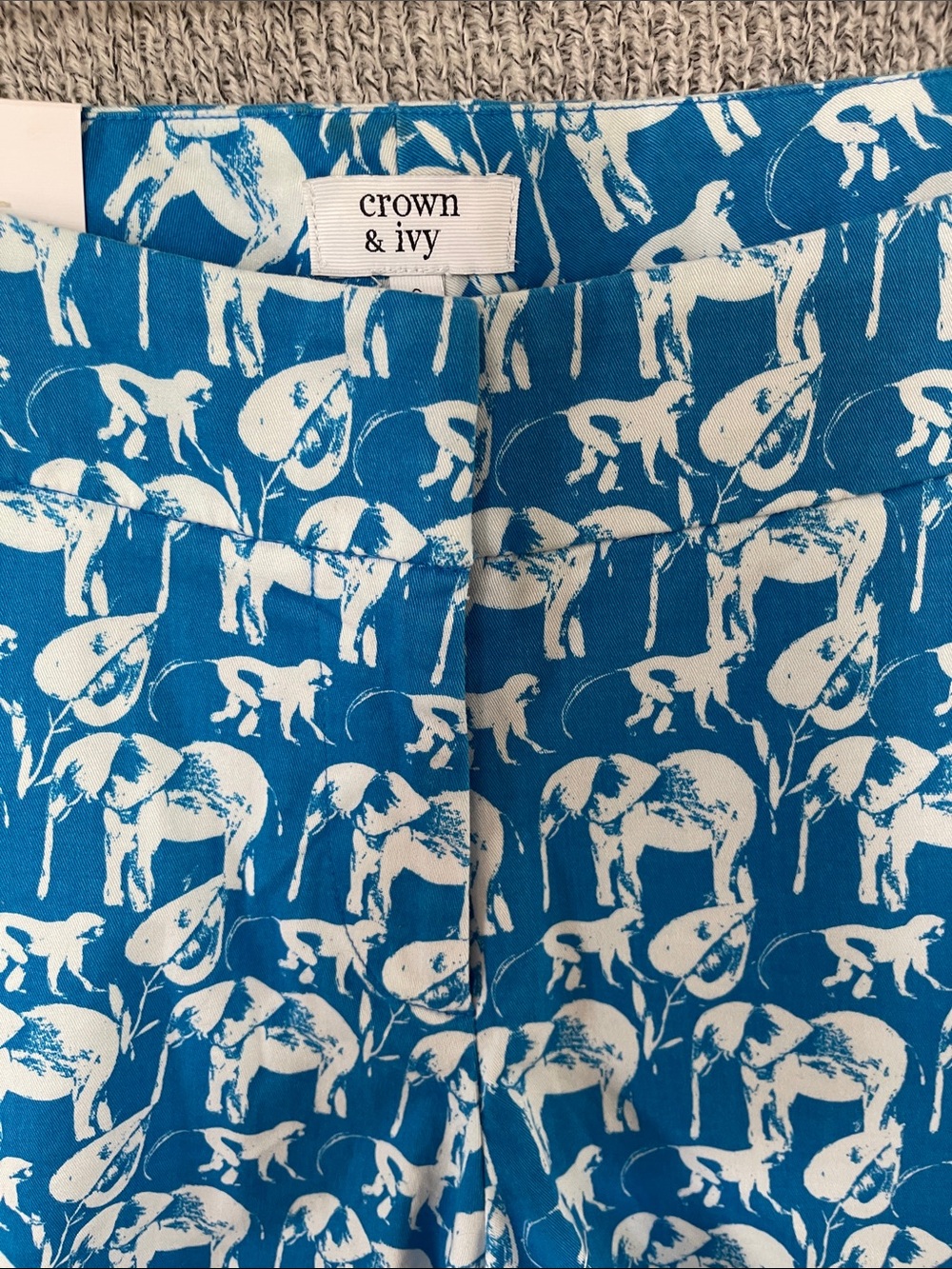 Crown & Ivy Blue White Elephant Monkey Scalloped Short Size 6 - Picture 4 of 10